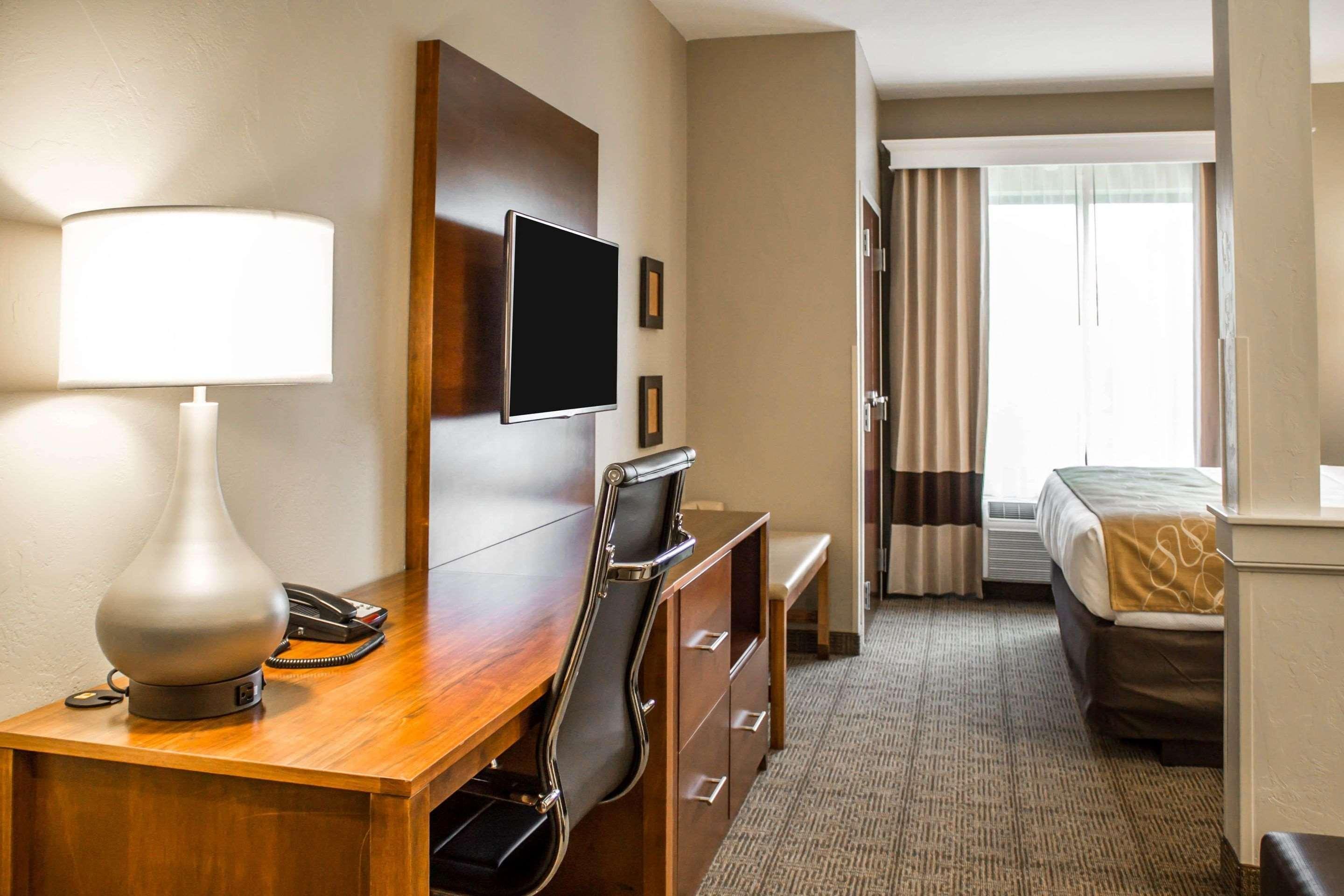 Comfort Suites Hartville-North Canton Uniontown Экстерьер фото