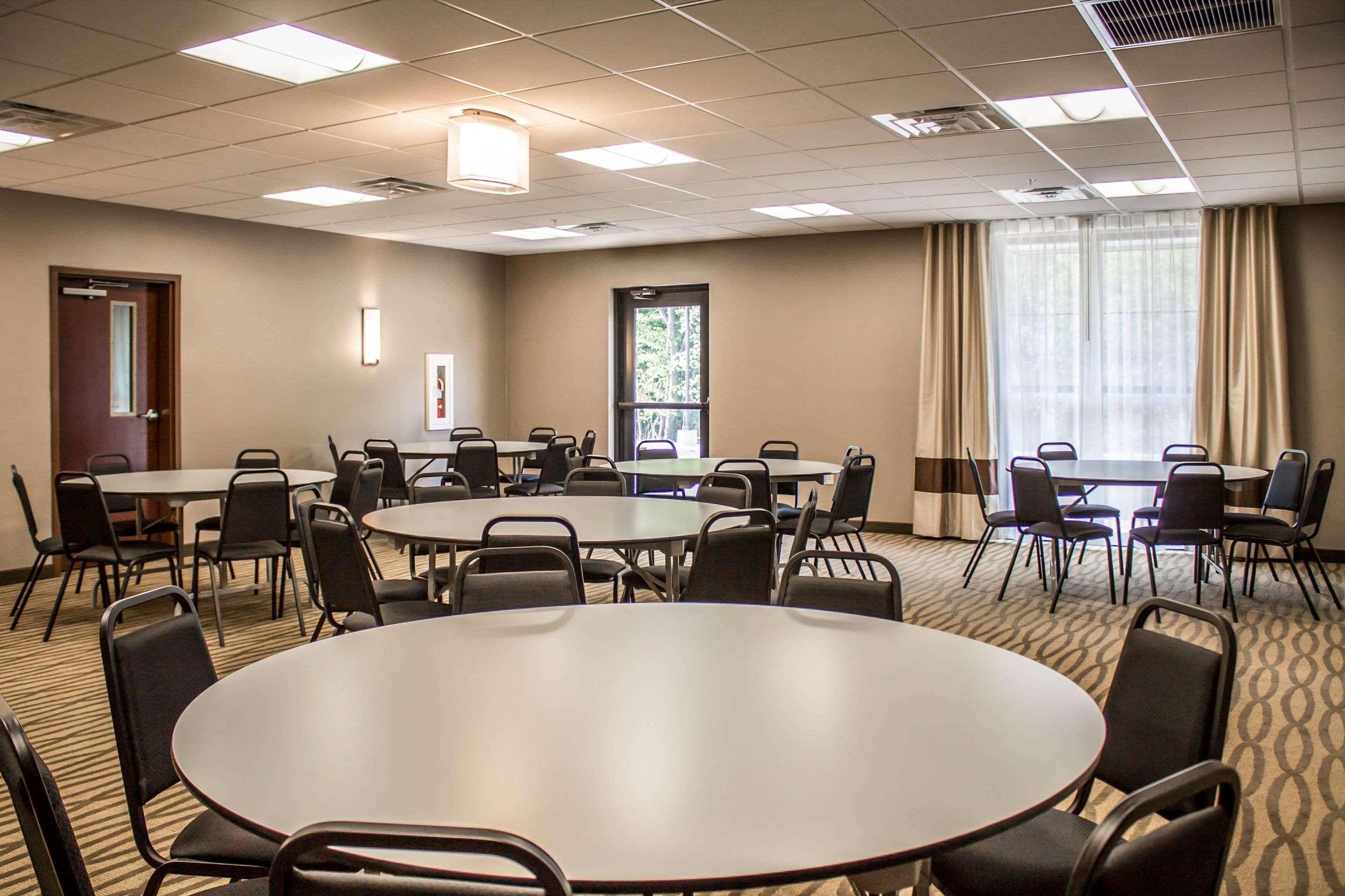 Comfort Suites Hartville-North Canton Uniontown Экстерьер фото
