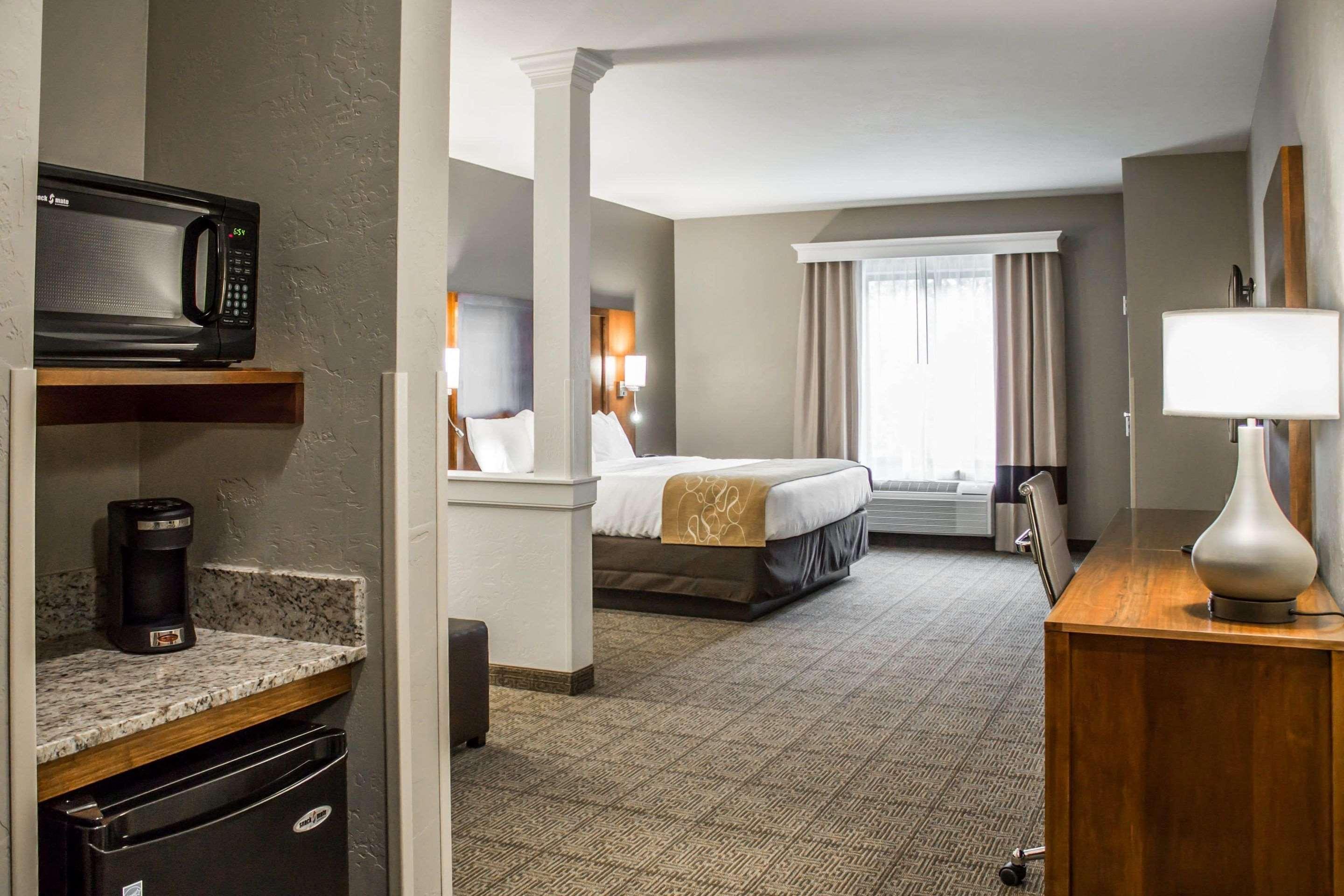 Comfort Suites Hartville-North Canton Uniontown Экстерьер фото