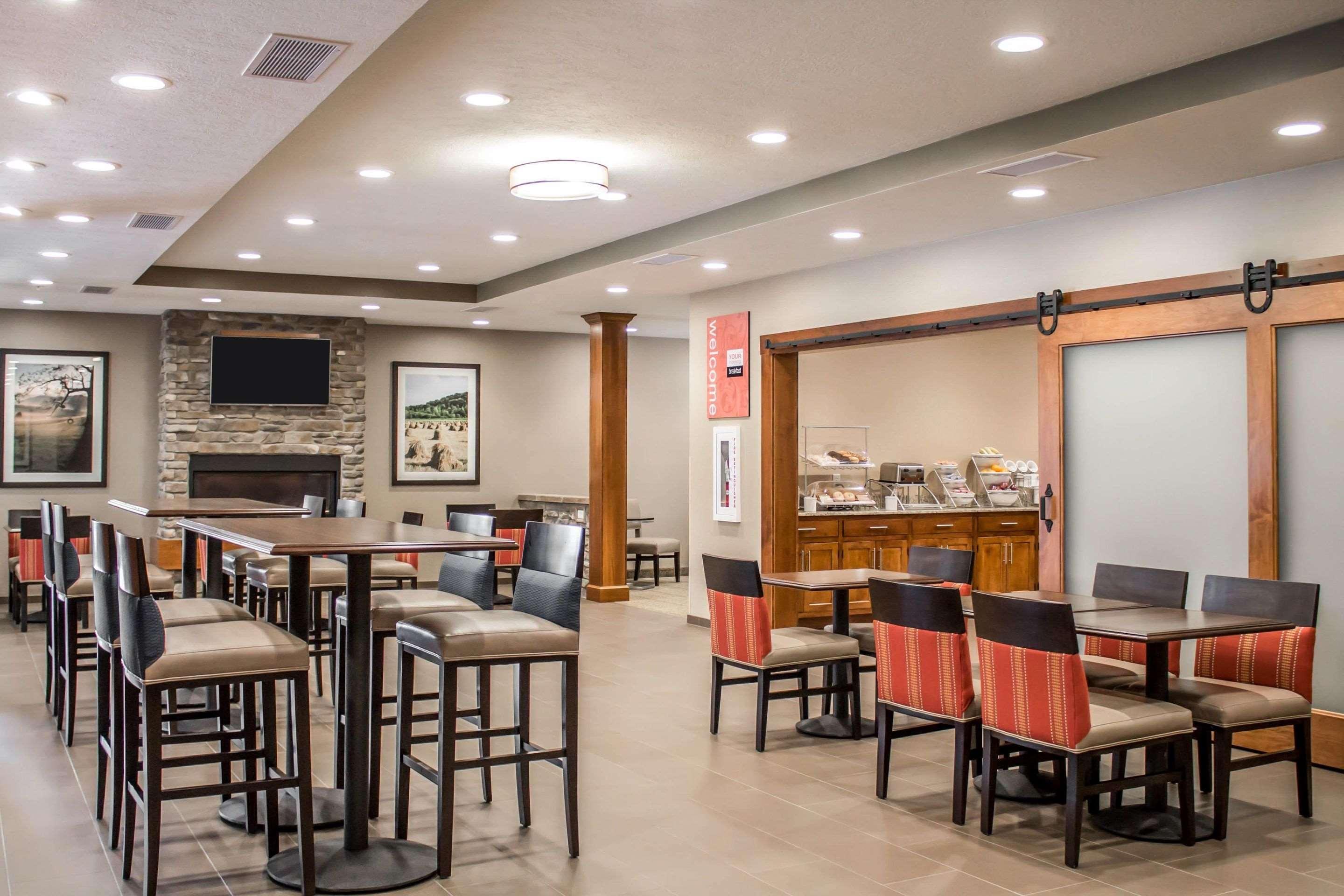 Comfort Suites Hartville-North Canton Uniontown Экстерьер фото