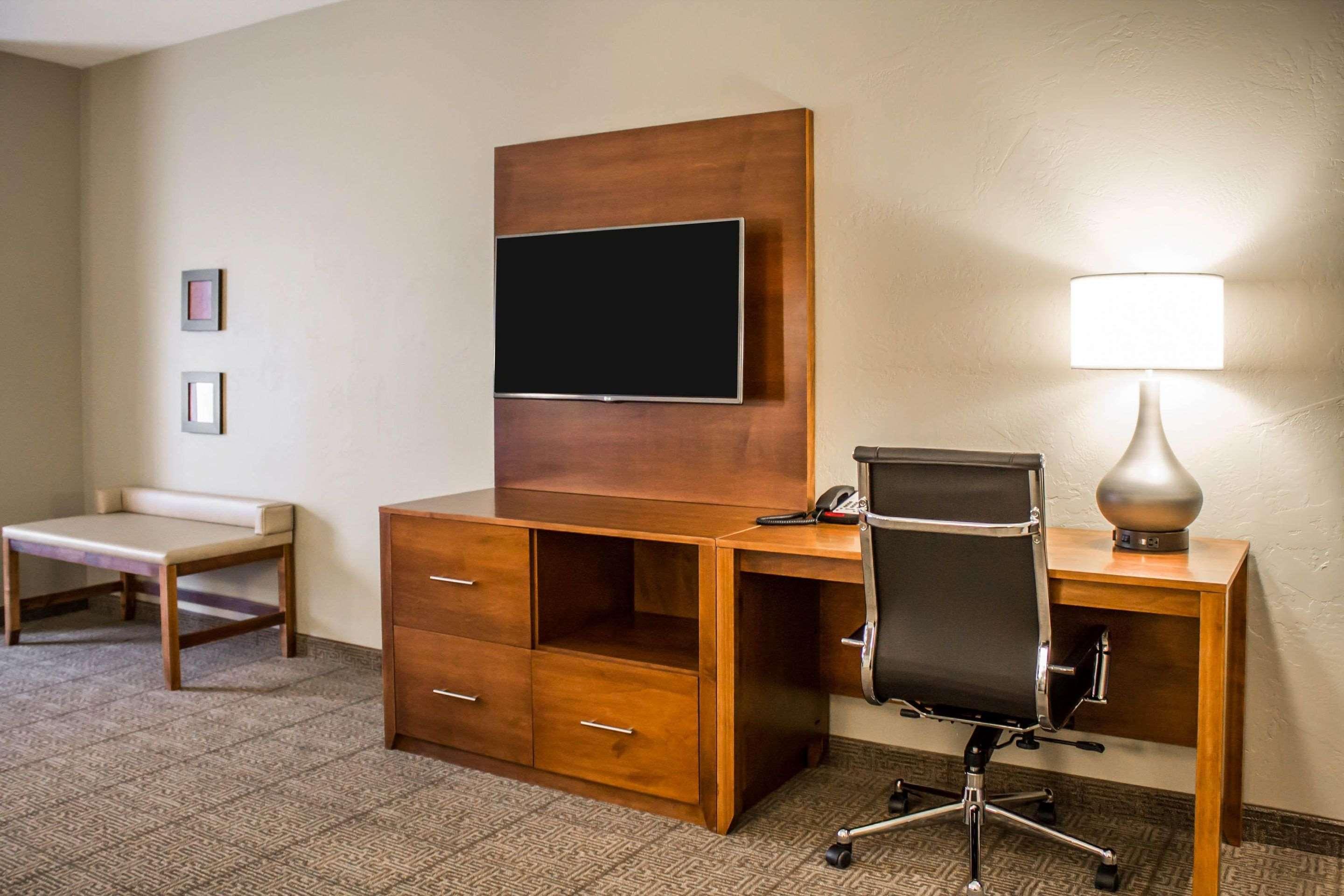 Comfort Suites Hartville-North Canton Uniontown Экстерьер фото