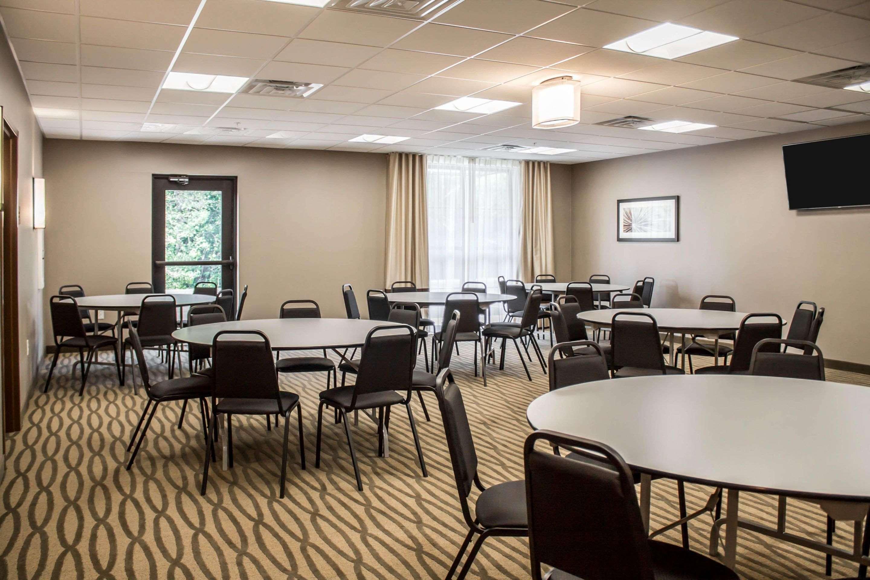 Comfort Suites Hartville-North Canton Uniontown Экстерьер фото